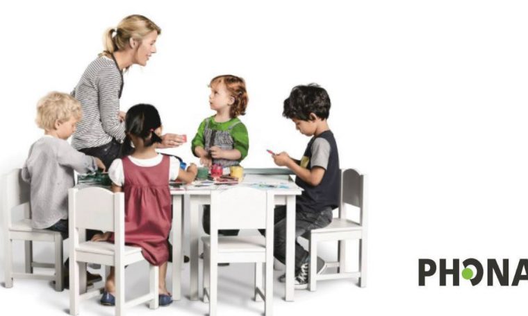 afbeelding phonak kinderen en juf