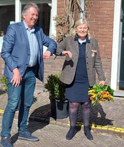 Benny Elferink feliciteert Trude