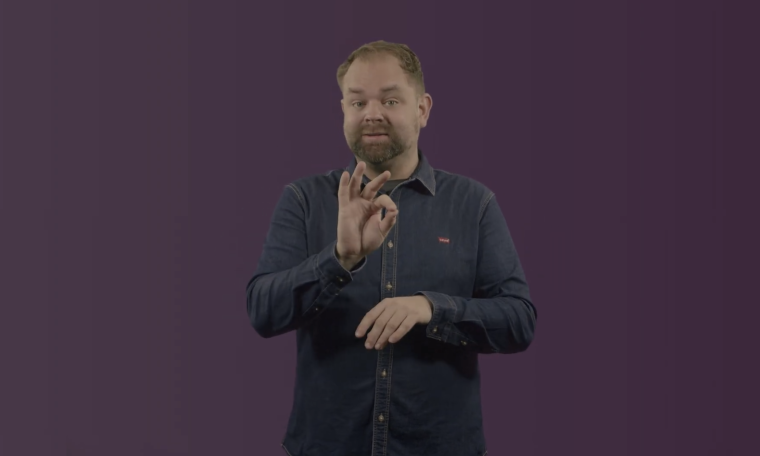 Man in beeld die gebaar maakt