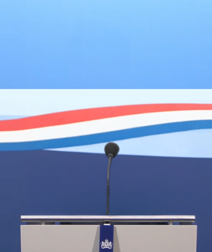 Persconferentie zaal met microfoon
